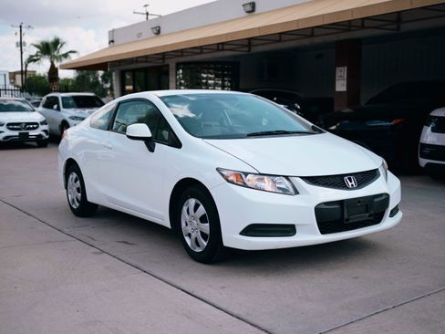 Used 2013 Honda Civic LX image 3