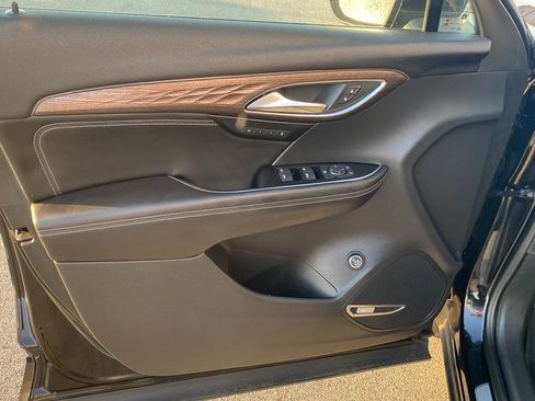 Used 2022 Buick Envision Avenir w/ Technology Package II image 19