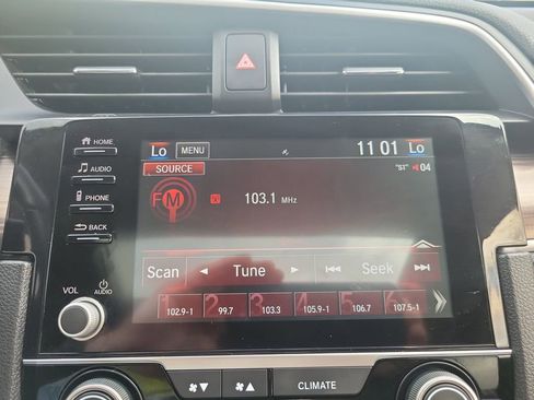 Used 2019 Honda Civic EX image 17