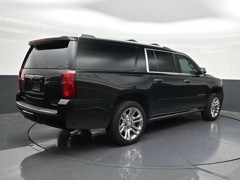 Used 2020 Chevrolet Suburban Premier w/ Premier Plus Edition RWD image 5