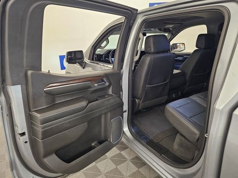 Used 2024 GMC Sierra 1500 SLT AWD/4WD image 32