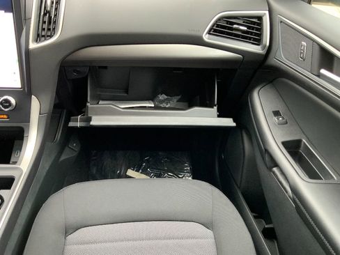 New 2024 Ford Edge SE w/ Black Appearance Package image 22