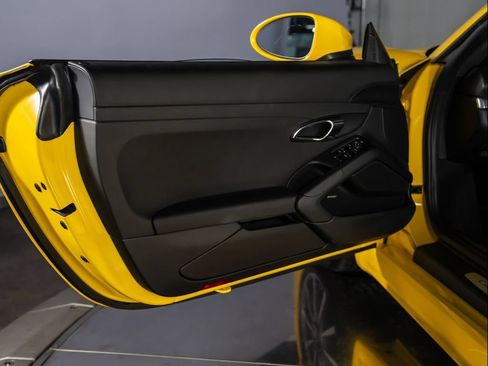 Used 2023 Porsche 718 Cayman RWD image 20