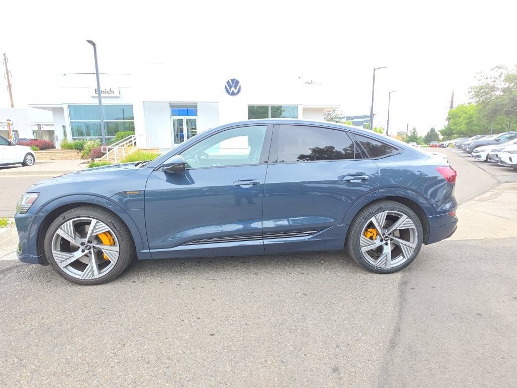 Used 2023 Audi e-tron Prestige w/ Prestige Package AWD/4WD image 2