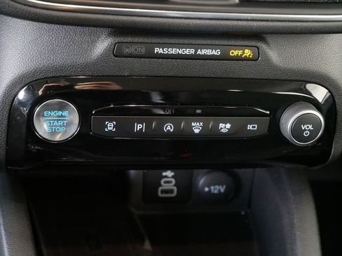 Certified 2024 Ford Escape Platinum image 24