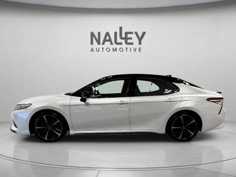 Used 2020 Toyota Camry XSE image 2