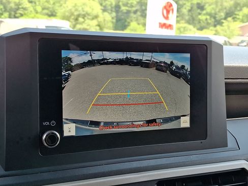 Used 2024 Toyota Tacoma SR AWD/4WD image 22