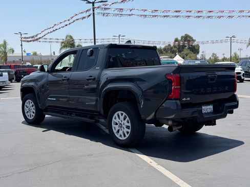 Certified 2025 Toyota Tacoma SR5 AWD/4WD image 7