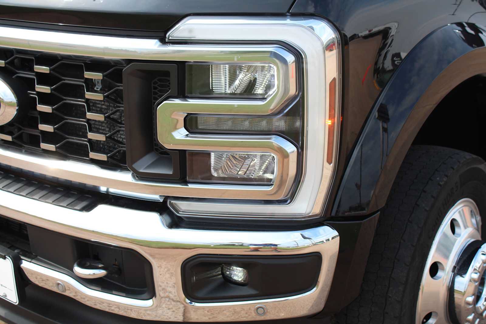 Used 2024 Ford F450 Lariat w/ Lariat Ultimate Package AWD/4WD image 6