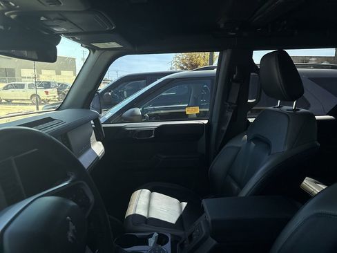 Certified 2025 Ford Bronco Outer Banks w/ Sasquatch Package AWD/4WD image 15