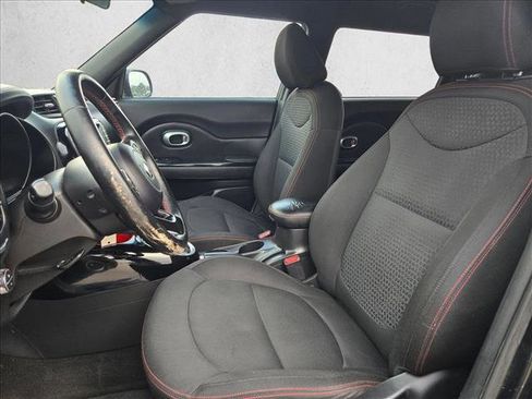Used 2015 Kia Soul + image 16