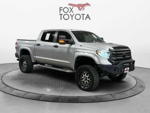 Used 2016 Toyota Tundra SR5 w/ SR5 Upgrade Package AWD/4WD image 8