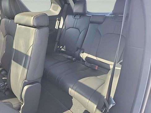 Used 2025 Honda Pilot Black Edition image 21