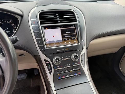 Used 2017 Lincoln MKX Reserve w/ Lincoln MKX Climate Package AWD/4WD image 21