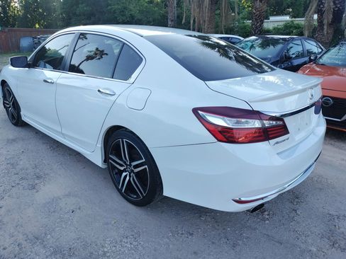 Used 2017 Honda Accord Sport image 3