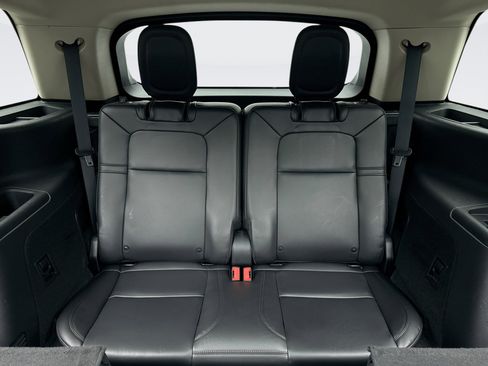 Used 2022 Lincoln Aviator AWD w/ Premium Package image 21