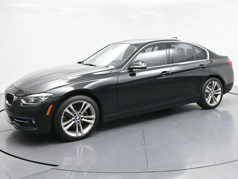 Used 2018 BMW 330i Sedan RWD image 4