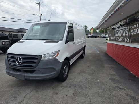 Used 2022 Mercedes-Benz Sprinter 1500 image 5