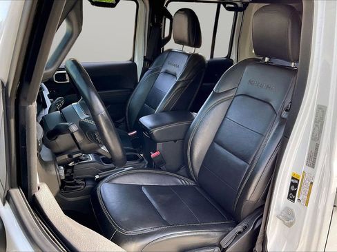 Certified 2022 Jeep Wrangler Unlimited Sahara w/ Cold Weather Group AWD/4WD image 22
