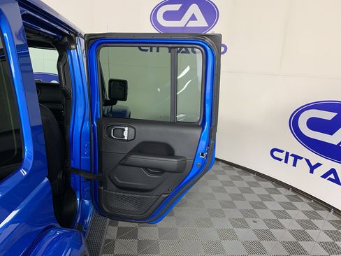 Used 2022 Jeep Wrangler Unlimited Sahara AWD/4WD image 35