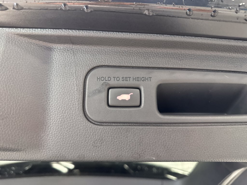 Used 2025 Honda Pilot Black Edition image 46