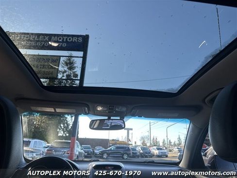 Used 2014 Kia Sorento SX w/ 3rd Row Package image 18