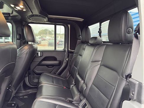 Used 2021 Jeep Gladiator Overland image 11