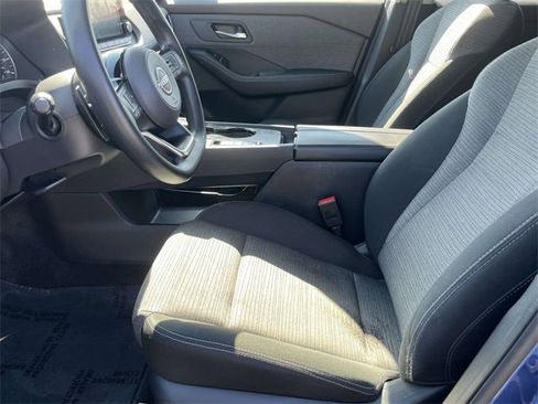 Used 2022 Nissan Rogue SV image 12