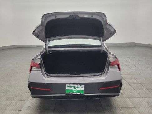 Used 2025 Hyundai Elantra SEL FWD image 29