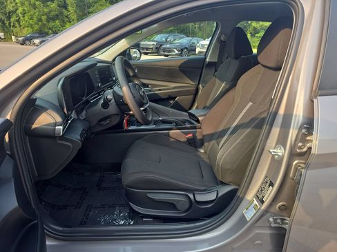 Used 2023 Hyundai Elantra SE FWD image 15