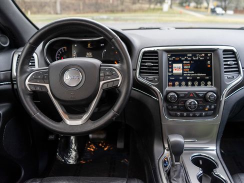 Used 2018 Jeep Grand Cherokee Limited w/ Luxury Group II image 13