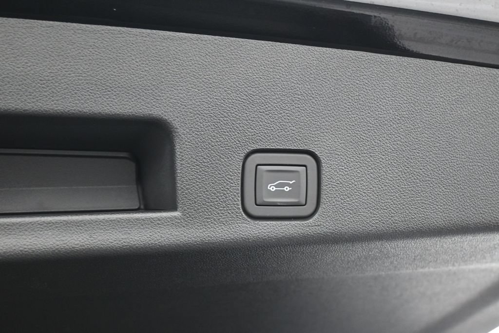Used 2026 Chevrolet Traverse LT FWD image 35