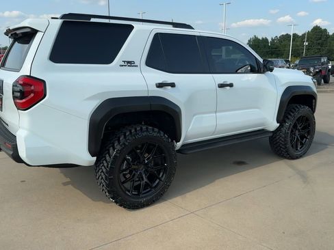 Used 2025 Toyota 4Runner TRD Off-Road Premium image 9