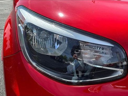 Used 2017 Kia Soul + w/ Designer's Package FWD image 29