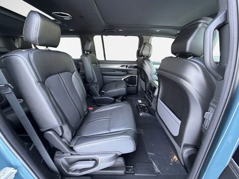 New 2026 Jeep Grand Wagoneer L Limited AWD/4WD image 36