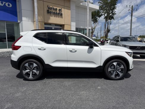 New 2026 Volvo XC40 B5 Plus w/ Climate Package AWD/4WD image 2