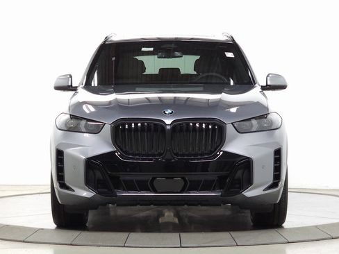 Used 2026 BMW X5 xDrive40i w/ M Sport Package AWD/4WD image 2