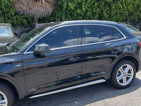 Used 2022 Audi Q5 e Premium w/ Convenience Package AWD/4WD image 4