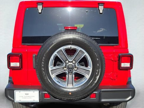 Used 2022 Jeep Wrangler Unlimited Sahara AWD/4WD image 39