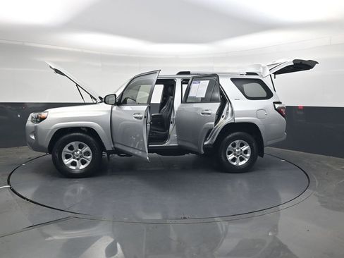 Used 2022 Toyota 4Runner SR5 Premium w/ Moonroof Package RWD image 45