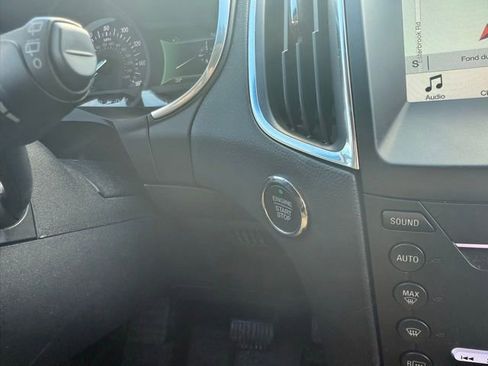 Used 2018 Ford Edge Titanium w/ Technology Package image 14