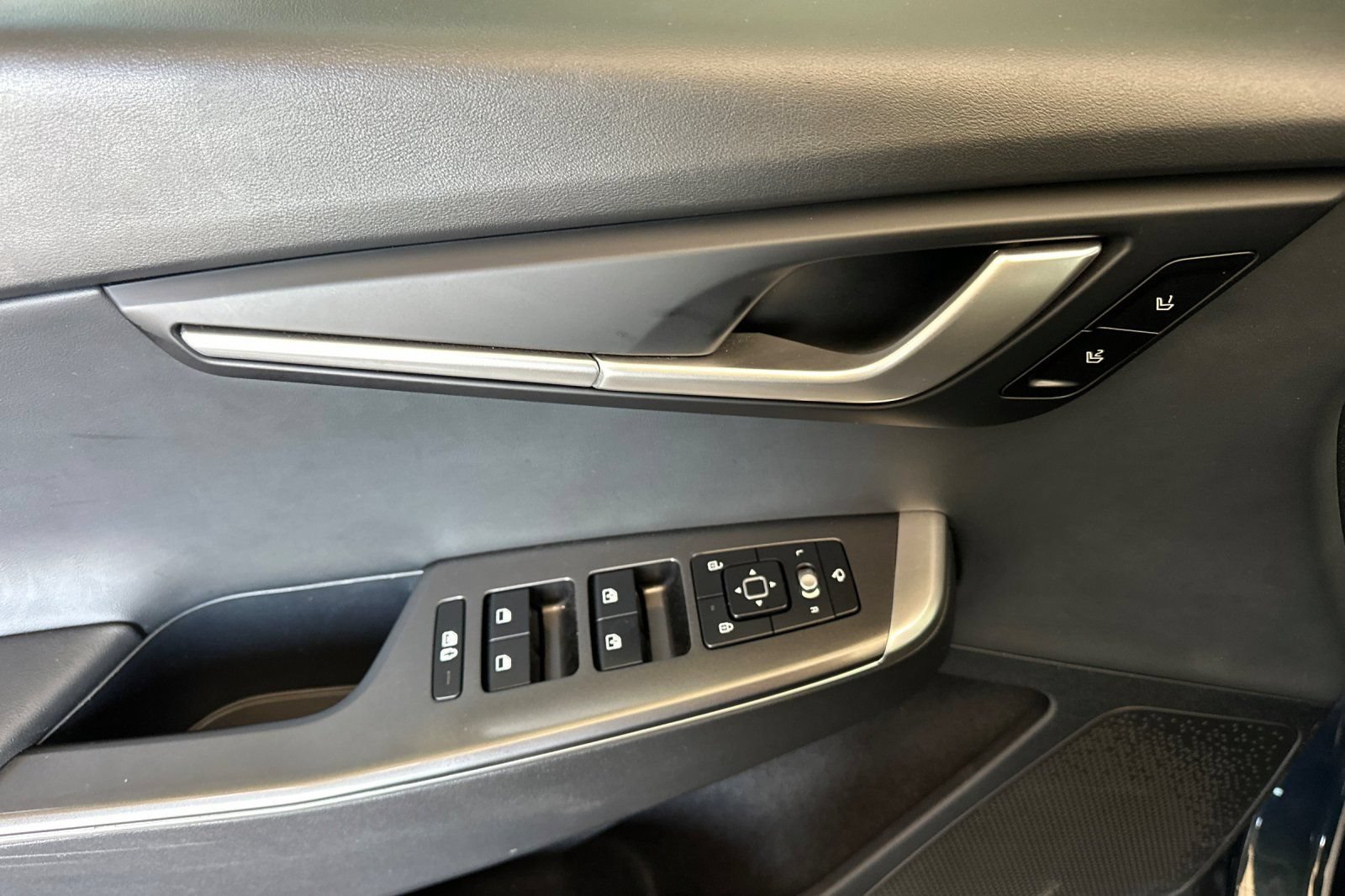 Certified 2024 Kia EV6 Light RWD image 11