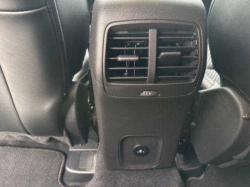 Used 2025 Ford Escape SE image 38