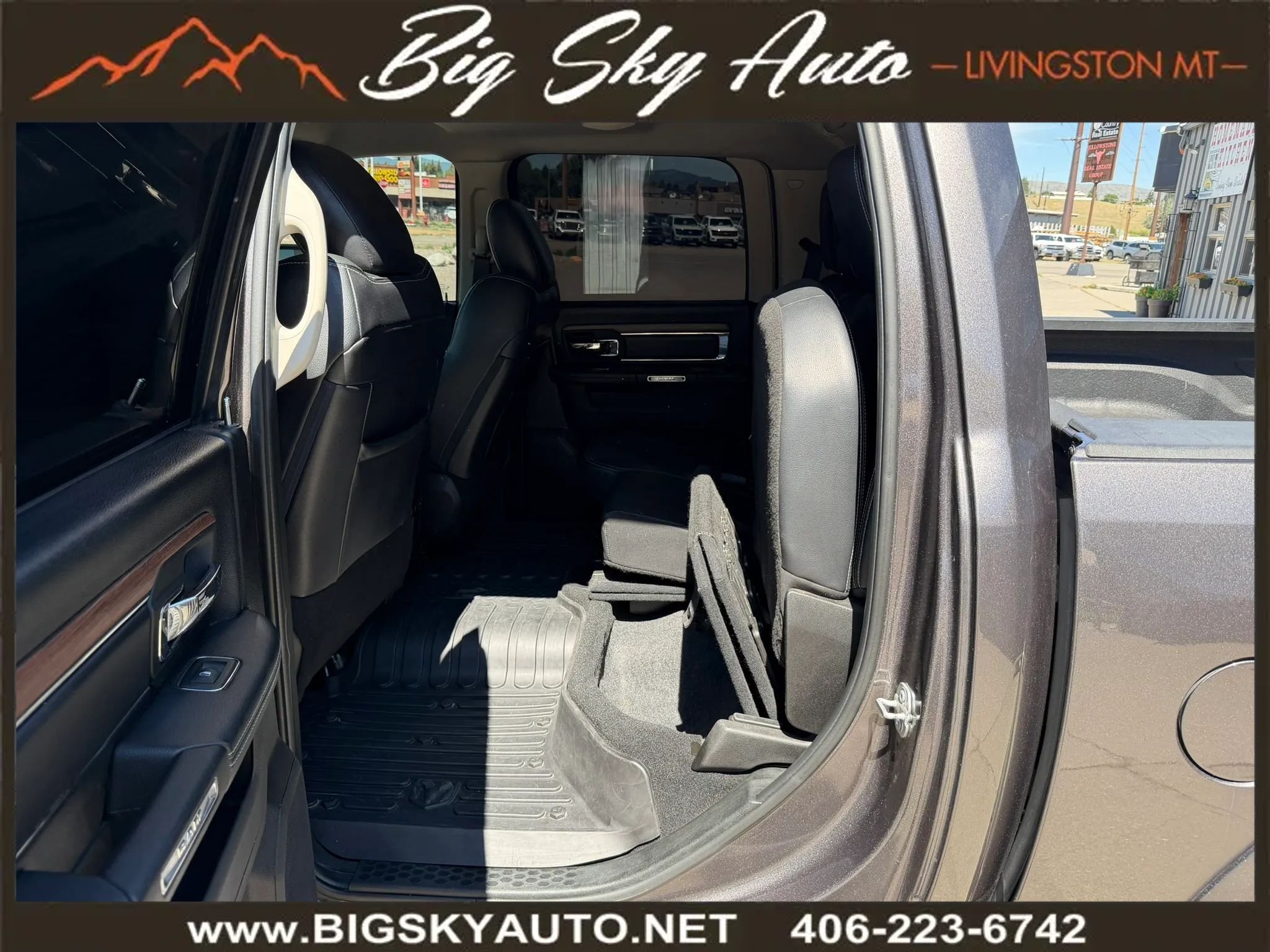 Used 2019 RAM 1500 Laramie w/ Convenience Group AWD/4WD image 19