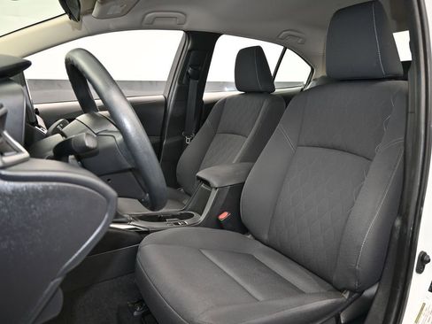 Used 2024 Toyota Corolla LE image 10