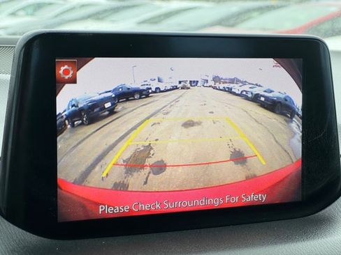 Used 2018 MAZDA MAZDA3 Touring image 22