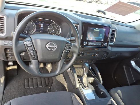 Certified 2022 Nissan Frontier SV w/ Technology Package image 7