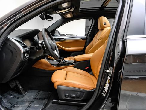 Used 2025 BMW X4 xDrive30i image 4