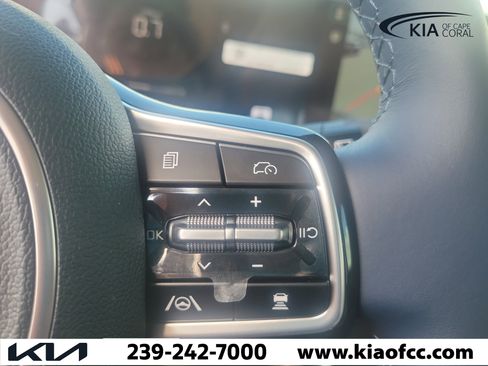 New 2026 Kia Carnival EX FWD image 33