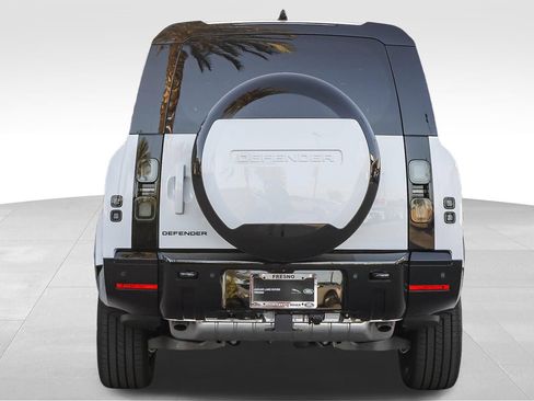 New 2026 Land Rover Defender 130 X-Dynamic SE AWD/4WD image 6
